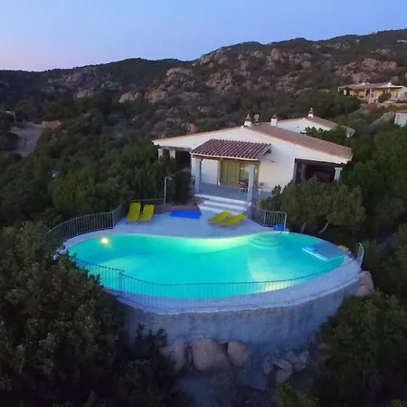 Villa Con Piscina Vista Mare Cala Bitta